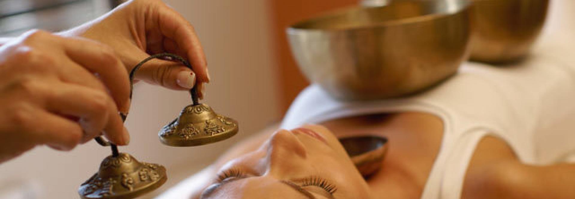 Massage aux bols tibétains planétaires (sonothérapie)